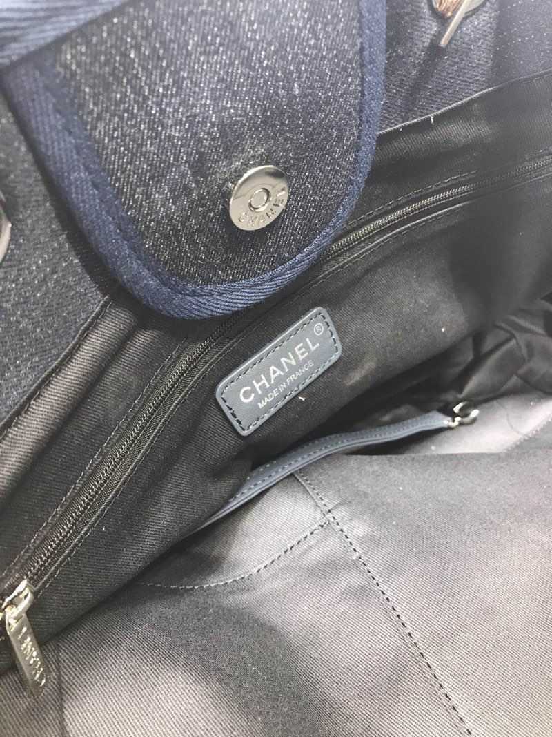 Ch**el shopping bags